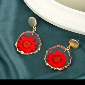 3/$25-Gorgeous real flower epoxy earings ❤️